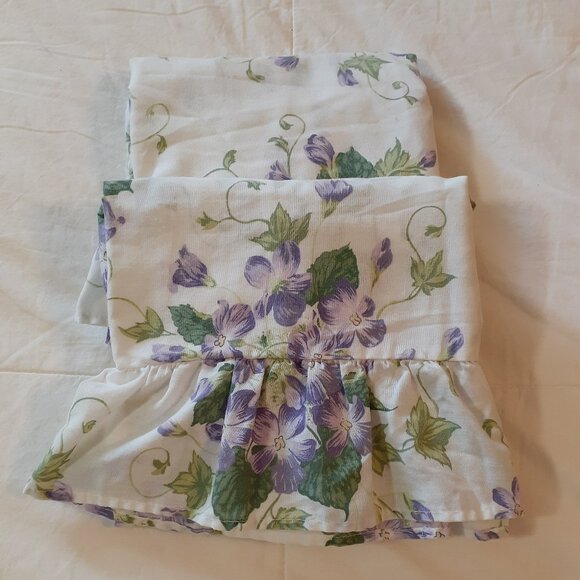 Vintage Violet Pillow Shams 2 Queen Size - Picture 1 of 8